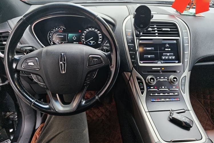 Used Lincoln MKX 2015 2.0T Four-Wheel Drive Luxury Edition Center Console