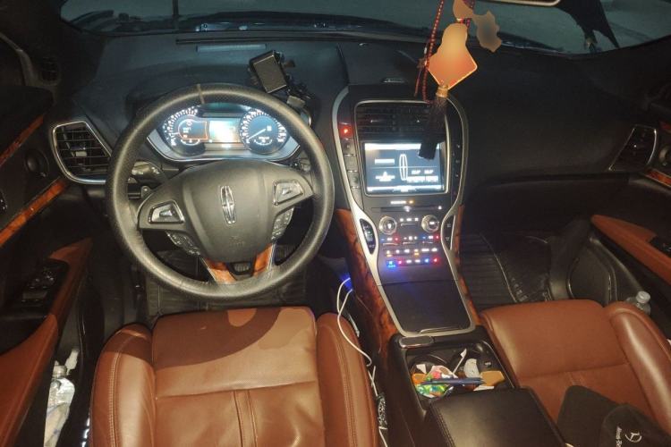 Used Lincoln MKX 2015 2.7T Four-Wheel Drive Prestige Edition Center Console