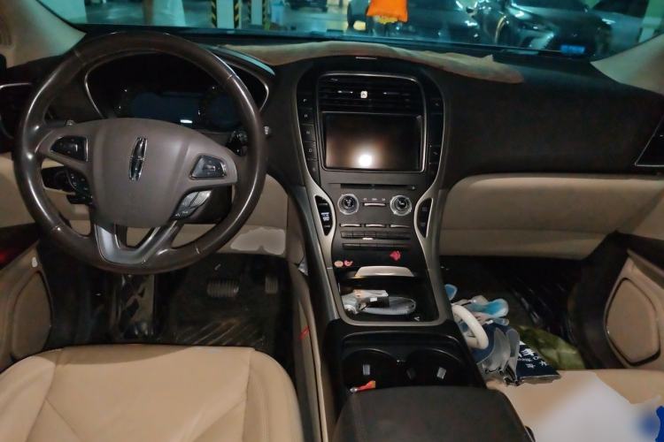 Used Lincoln MKX 2015 2.0T Two-Wheel Drive Deluxe Edition Center Console