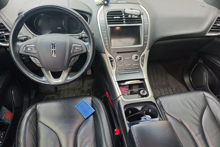Used Lincoln MKX 2015 2.0T Two-Wheel Drive Deluxe Edition Center Console