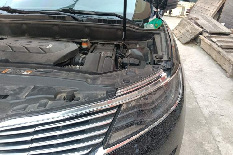 Used Lincoln MKX 2015 2.7T Four-Wheel Drive Prestige Edition Engine Bay Left