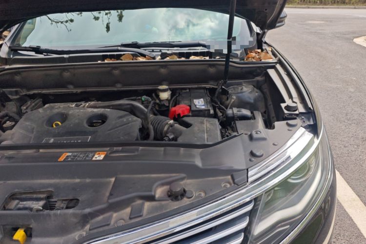Used Lincoln MKX 2015 2.0T Two-Wheel Drive Deluxe Edition Engine Bay Left