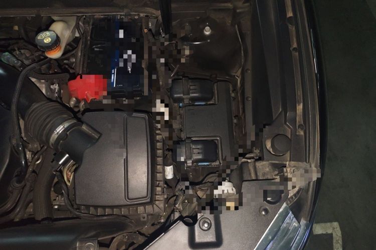Used Lincoln MKX 2015 2.0T Two-Wheel Drive Deluxe Edition Engine Bay Left