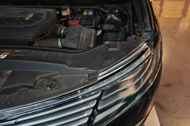 Used Lincoln MKX 2015 2.7T Four-Wheel Drive Prestige Edition Engine Bay Left