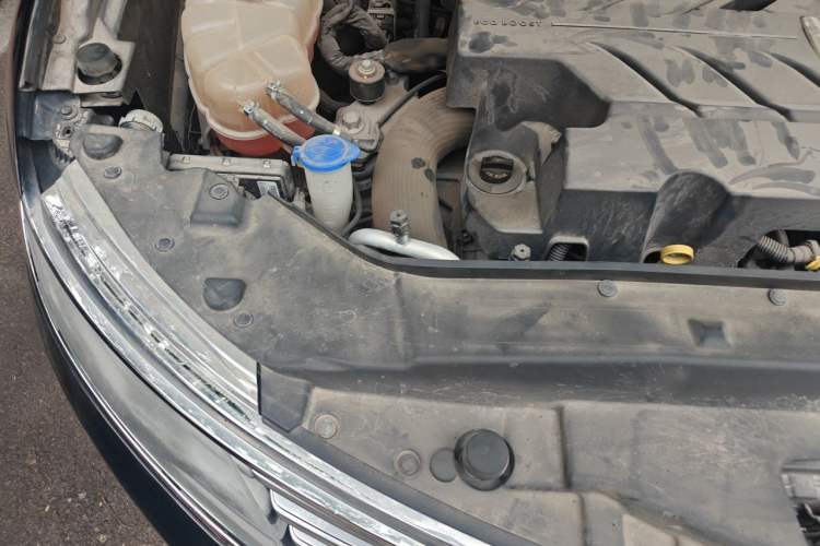Used Lincoln MKX 2015 2.7T Four-Wheel Drive Prestige Edition Engine Bay Right