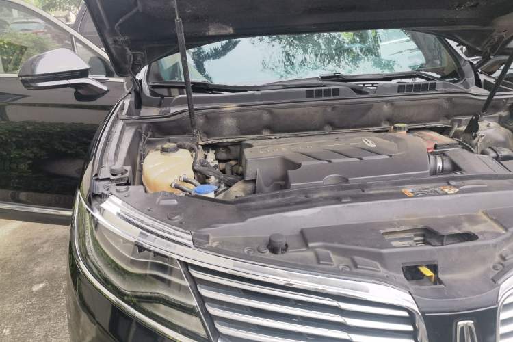 Used Lincoln MKX 2015 2.7T Four-Wheel Drive Prestige Edition Engine Bay Right