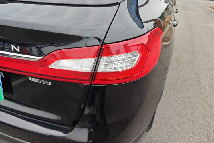 Used Lincoln MKX 2015 2.0T Two-Wheel Drive Deluxe Edition Exterior 2