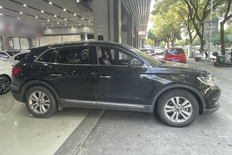 Used Lincoln MKX 2015 2.0T Two-Wheel Drive Deluxe Edition Exterior 3