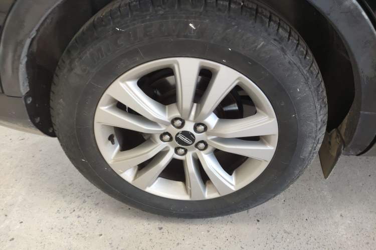Used Lincoln MKX 2015 2.0T Two-Wheel Drive Deluxe Edition Exterior 8