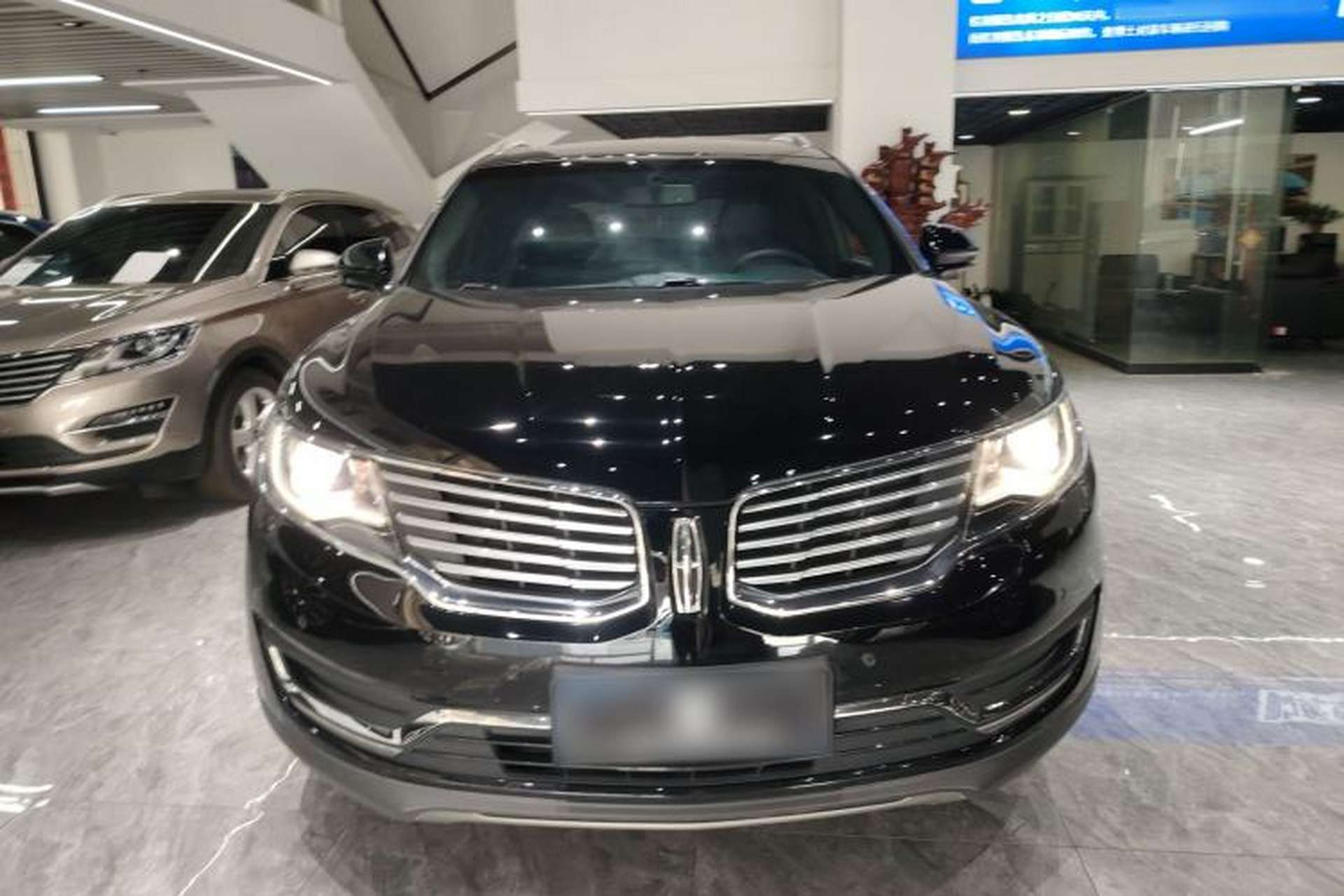 Used Lincoln MKX 2015 2.0T Two-Wheel Drive Deluxe Edition Front
