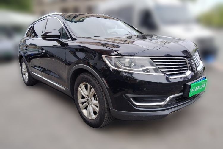 Used Lincoln MKX 2015 2.0T Two-Wheel Drive Deluxe Edition Front Right 45 Deg