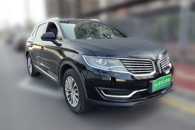 Used Lincoln MKX 2015 2.0T Four-Wheel Drive Luxury Edition Front Right 45 Deg