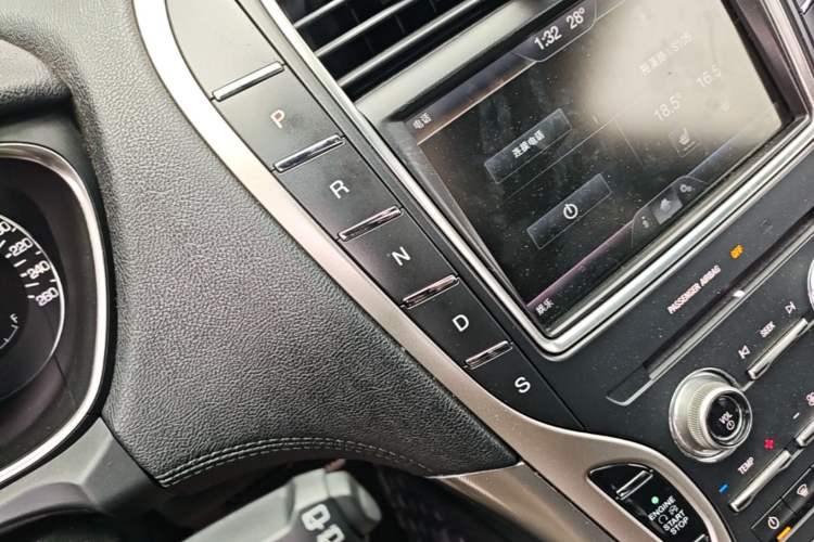 Used Lincoln MKX 2015 2.0T Two-Wheel Drive Deluxe Edition Gear Lever