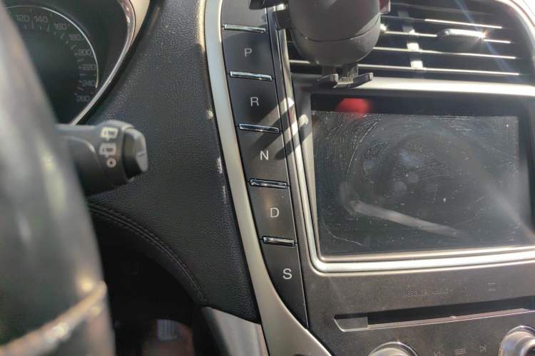 Used Lincoln MKX 2015 2.0T Two-Wheel Drive Deluxe Edition Gear Lever
