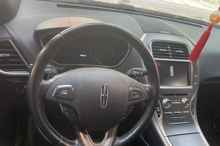 Used Lincoln MKX 2015 2.0T Two-Wheel Drive Deluxe Edition Interior 1