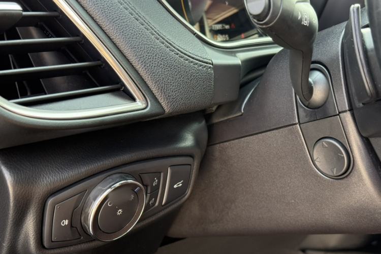 Used Lincoln MKX 2015 2.7T Four-Wheel Drive Prestige Edition Interior 10