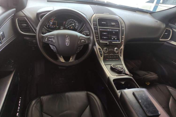 Used Lincoln MKX 2015 2.0T Two-Wheel Drive Deluxe Edition Interior 2