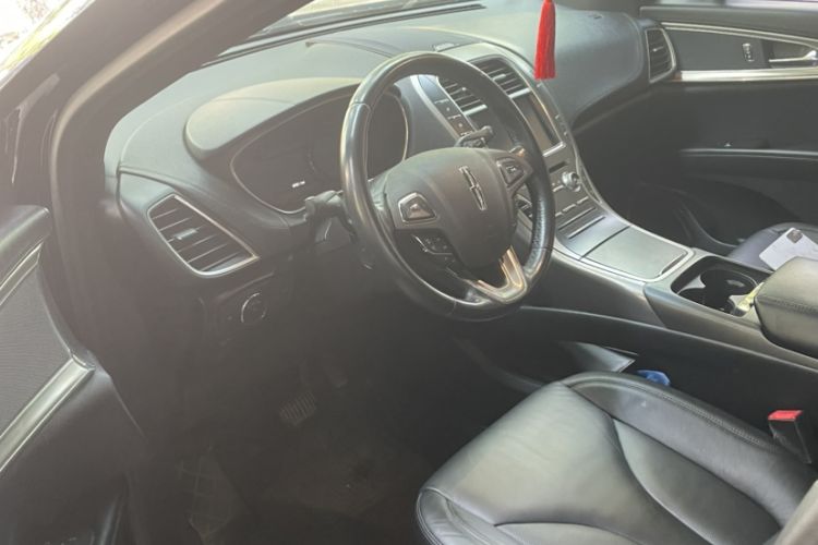 Used Lincoln MKX 2015 2.0T Two-Wheel Drive Deluxe Edition Interior 4