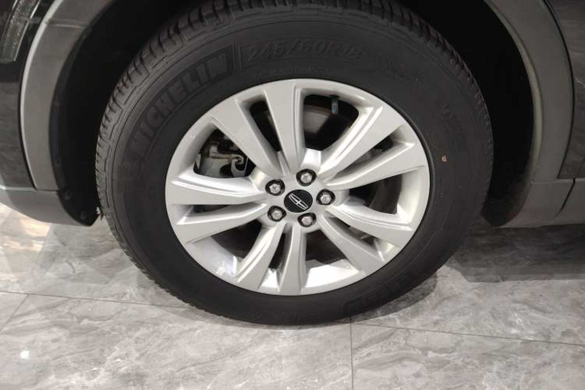 Used Lincoln MKX 2015 2.0T Two-Wheel Drive Deluxe Edition Left Front Wheel Hub