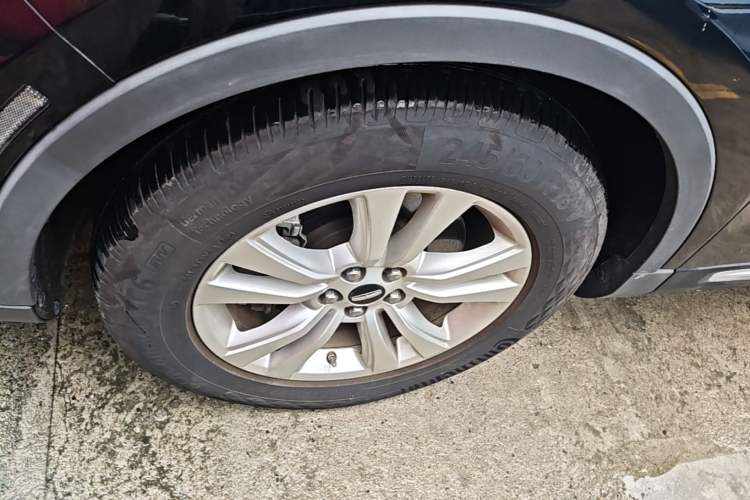 Used Lincoln MKX 2015 2.0T Two-Wheel Drive Deluxe Edition Left Front Wheel Hub