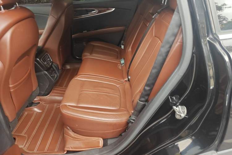 Used Lincoln MKX 2015 2.7T Four-Wheel Drive Prestige Edition Left Rear Seat