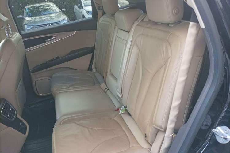 Used Lincoln MKX 2015 2.0T Two-Wheel Drive Deluxe Edition Left Rear Seat