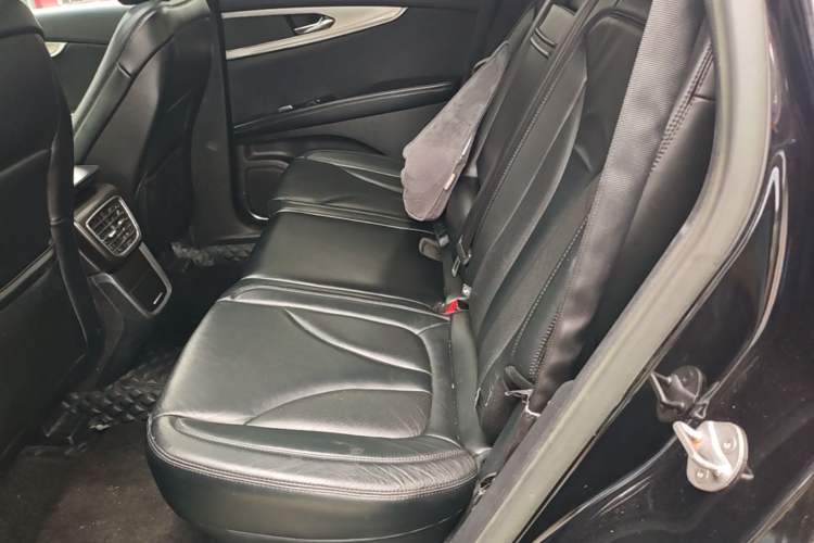 Used Lincoln MKX 2015 2.0T Two-Wheel Drive Deluxe Edition Left Rear Seat