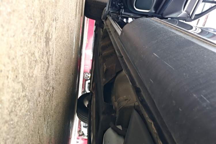Used Lincoln MKX 2015 2.0T Two-Wheel Drive Deluxe Edition Left Side Sill