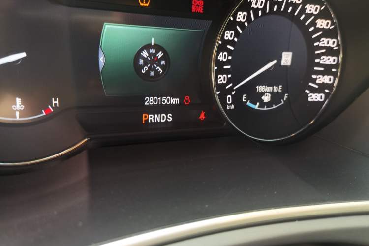 Used Lincoln MKX 2015 2.7T Four-Wheel Drive Prestige Edition Odometer Close Up