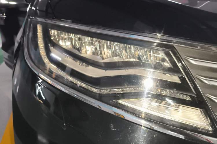 Used Lincoln MKX 2015 2.7T Four-Wheel Drive Prestige Edition Right Front Headlight