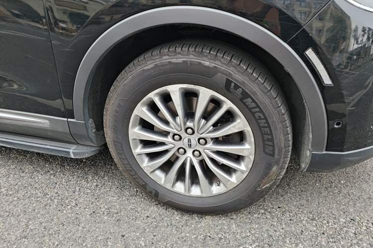 Used Lincoln MKX 2015 2.0T Four-Wheel Drive Luxury Edition Right Front Wheel Hub