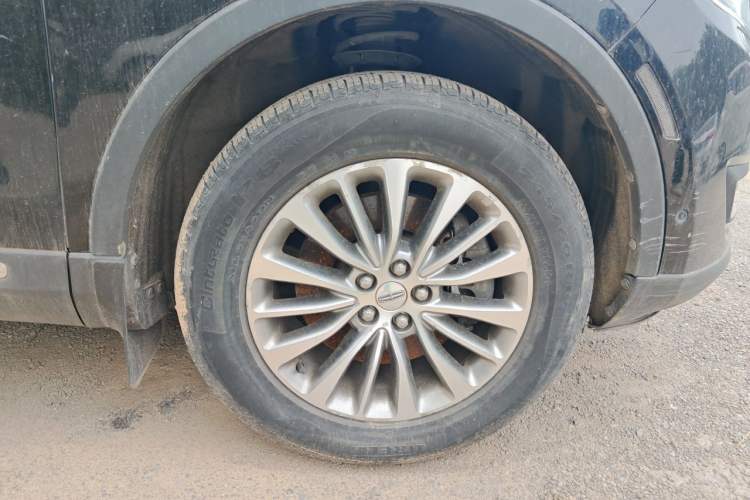 Used Lincoln MKX 2015 2.0T Four-Wheel Drive Luxury Edition Right Front Wheel Hub