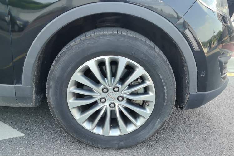 Used Lincoln MKX 2015 2.0T Four-Wheel Drive Luxury Edition Right Front Wheel Hub