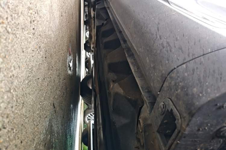 Used Lincoln MKX 2015 2.0T Two-Wheel Drive Deluxe Edition Right Side Sill