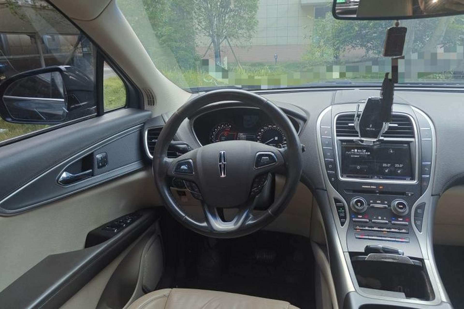 Used Lincoln MKX 2015 2.0T Two-Wheel Drive Deluxe Edition Steering Wheel