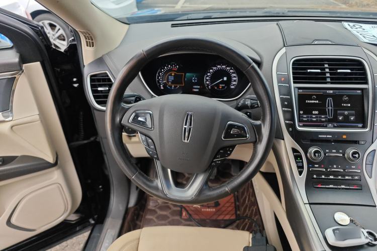 Used Lincoln MKX 2015 2.0T Two-Wheel Drive Deluxe Edition Steering Wheel