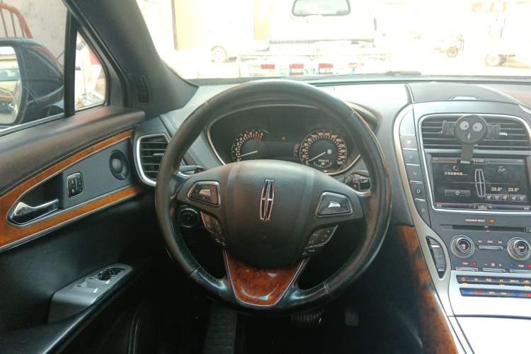 Used Lincoln MKX 2015 2.7T Four-Wheel Drive Prestige Edition Steering Wheel