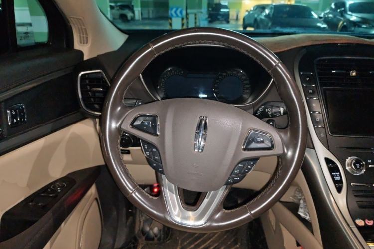 Used Lincoln MKX 2015 2.0T Two-Wheel Drive Deluxe Edition Steering Wheel