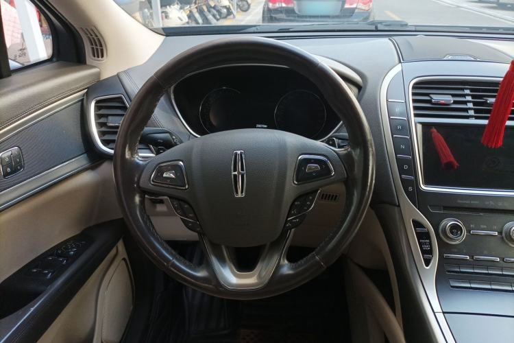Used Lincoln MKX 2015 2.0T Two-Wheel Drive Deluxe Edition Steering Wheel