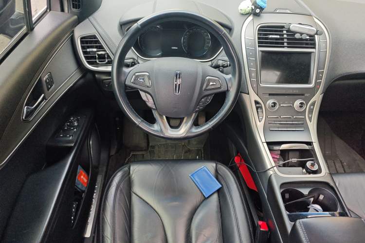 Used Lincoln MKX 2015 2.0T Two-Wheel Drive Deluxe Edition Steering Wheel
