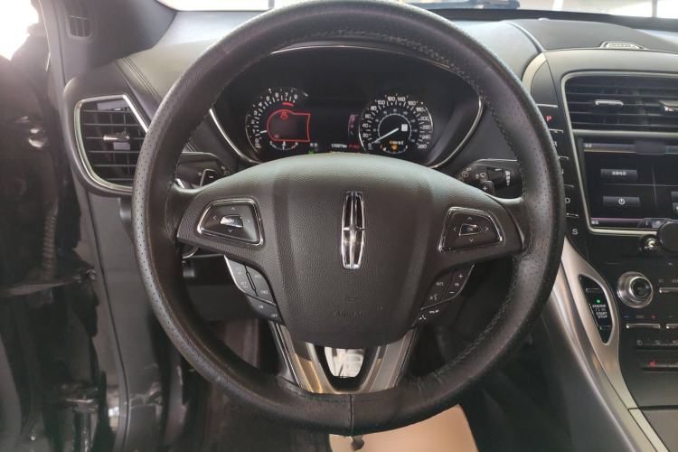 Used Lincoln MKX 2015 2.0T Two-Wheel Drive Deluxe Edition Steering Wheel
