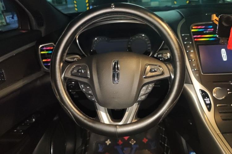 Used Lincoln MKX 2015 2.0T Two-Wheel Drive Deluxe Edition Steering Wheel