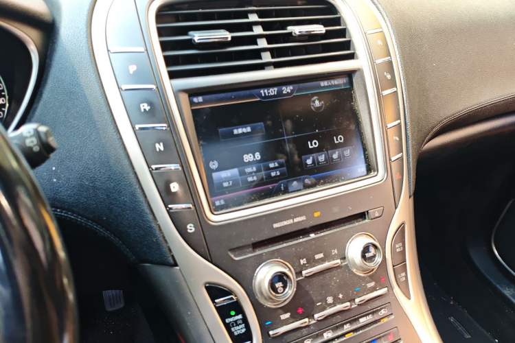 Used Lincoln MKX 2015 2.0T Four-Wheel Drive Luxury Edition Audio And AC Panel