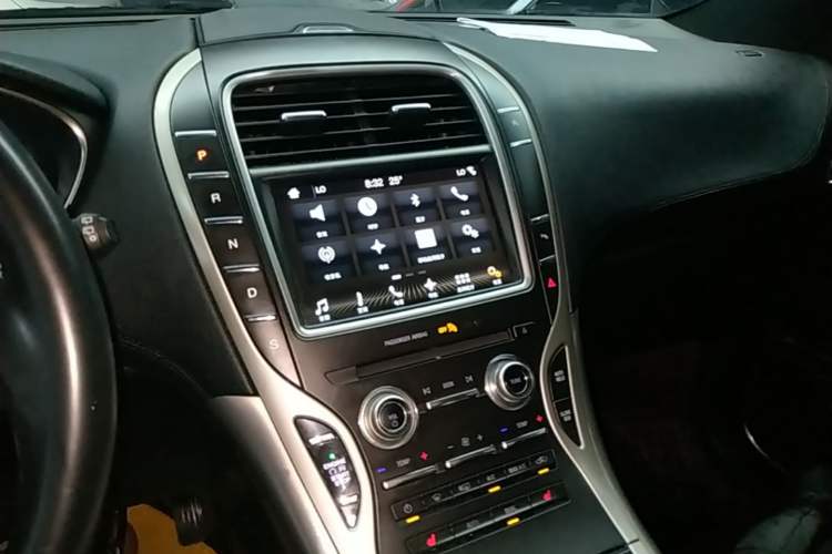Used Lincoln MKX 2015 2.0T Two-Wheel Drive Deluxe Edition Audio And AC Panel