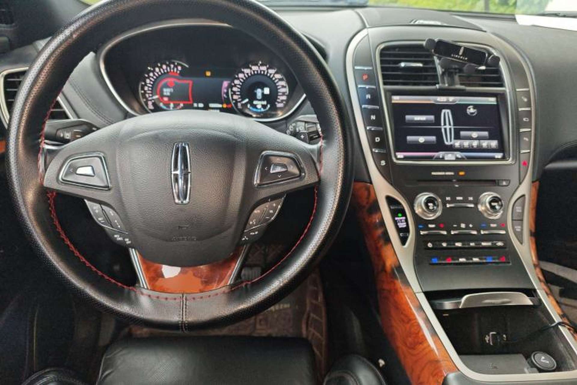Used Lincoln MKX 2015 2.7T Four-Wheel Drive Prestige Edition Center Console