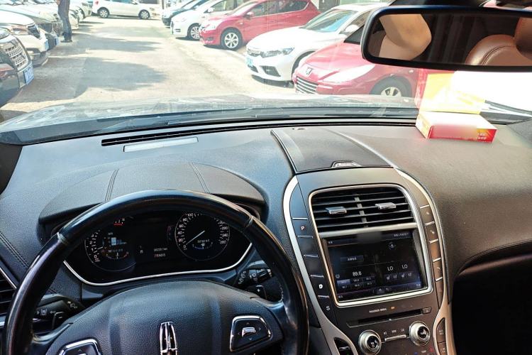 Used Lincoln MKX 2015 2.0T Four-Wheel Drive Luxury Edition Center Console