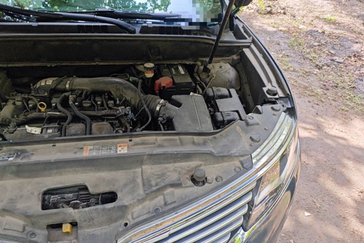 Used Lincoln MKX 2015 2.0T Two-Wheel Drive Deluxe Edition Engine Bay Left