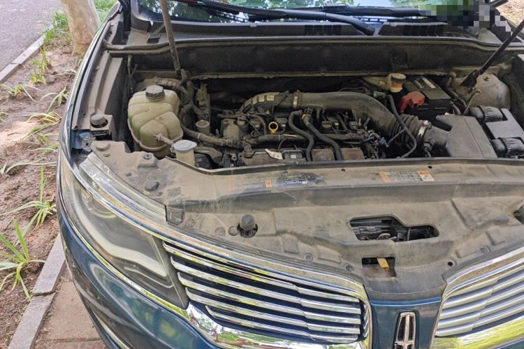 Used Lincoln MKX 2015 2.0T Two-Wheel Drive Deluxe Edition Engine Bay Right