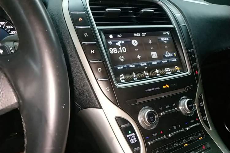 Used Lincoln MKX 2015 2.0T Two-Wheel Drive Deluxe Edition Gear Lever