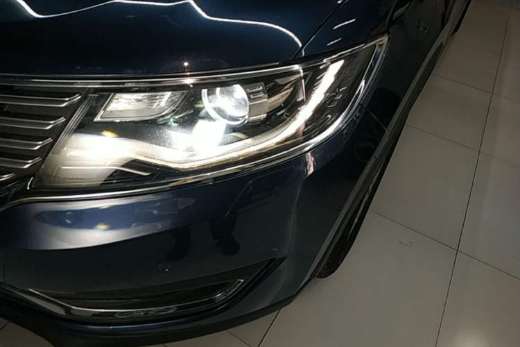 Used Lincoln MKX 2015 2.0T Two-Wheel Drive Deluxe Edition Left Front Headlight